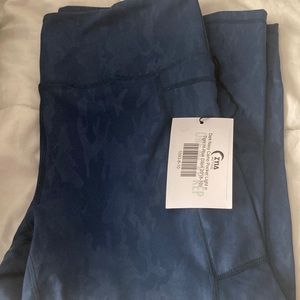 NWT navy camo light n tight